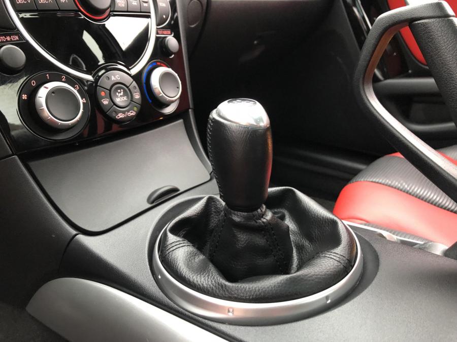 Детали интерьера Mazda RX-8 2005 года  (фото 140 из 197)